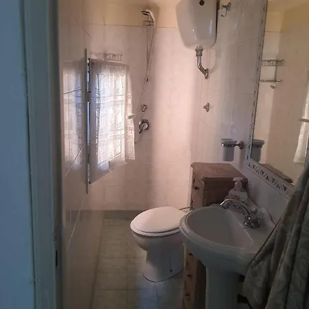 Apartment 5 Cinque Terre Monolocale In Centro A La Spezia